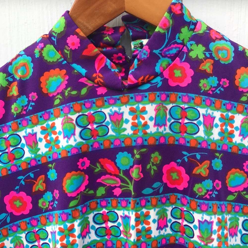 Vintage 1970s Flower Power Maxi Dress - Picture 6 of 9
